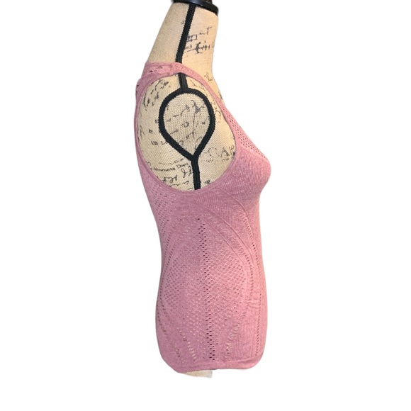 ALO Yoga Lark Women’s Pink Athletic Top - Picture 3 of 5